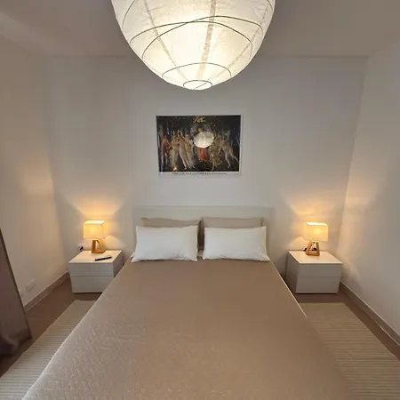 Apartment Via De Filippi, 39a