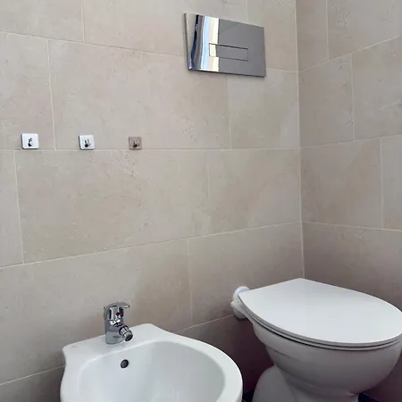 Via De Filippi, 39a Apartment
